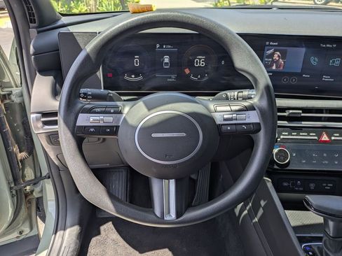 Used 2025 Hyundai Santa Cruz SEL AWD/4WD image 17
