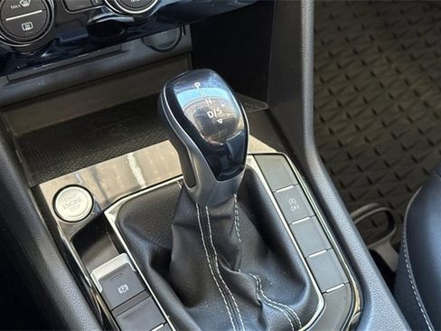 Used 2022 Volkswagen Taos SEL image 27