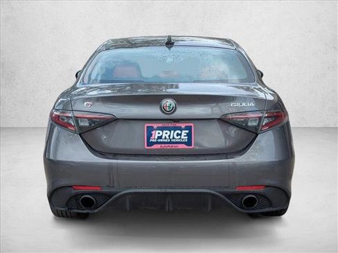 Used 2024 Alfa Romeo Giulia Veloce AWD/4WD image 6