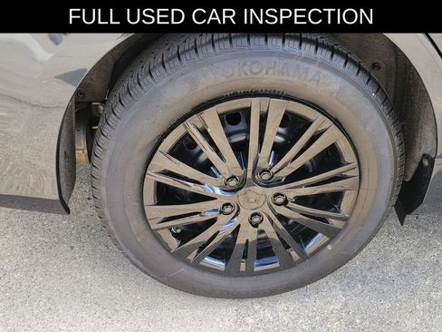 Used 2017 Toyota Camry LE FWD image 5