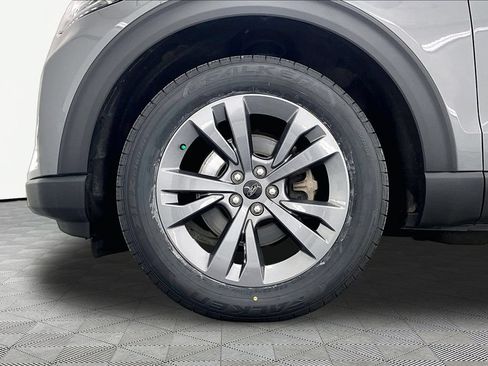 Certified 2025 Ford Explorer Active w/ Active Comfort Package AWD/4WD image 9