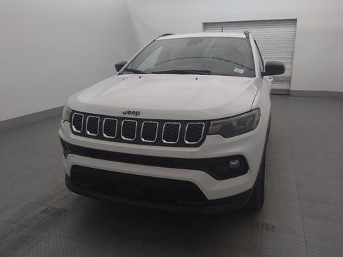 Used 2025 Jeep Compass Latitude AWD/4WD image 15