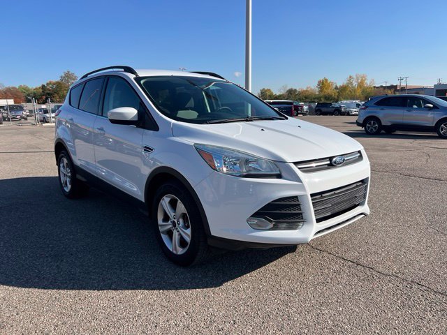 Used 2016 Ford Escape SE w/ Equipment Group 201A AWD/4WD image 3