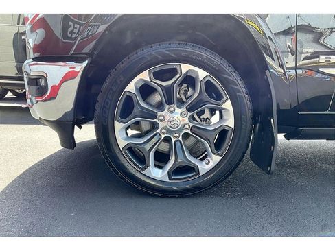 Used 2022 RAM 1500 Limited AWD/4WD image 9
