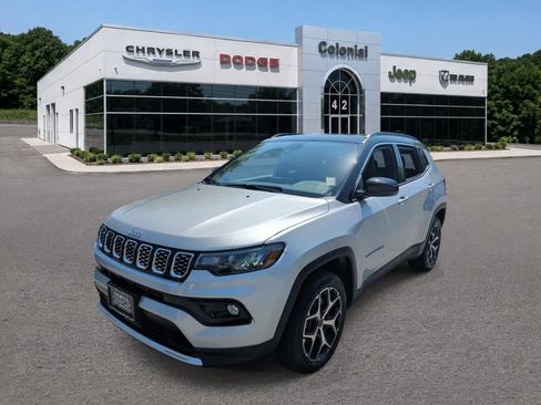 Used 2025 Jeep Compass Limited w/ Sun & Sound Group AWD/4WD image 2