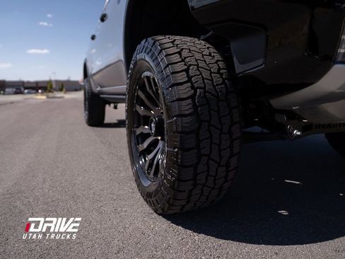 Used 2024 Chevrolet Silverado 1500 ZR2 w/ Technology Package image 9