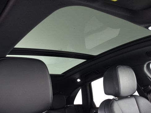Certified 2026 Porsche Macan AWD/4WD image 25