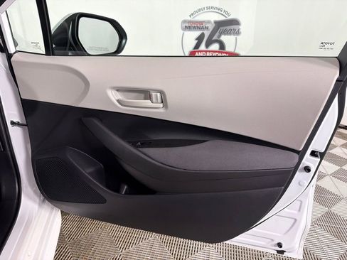 Used 2025 Toyota Corolla LE image 14