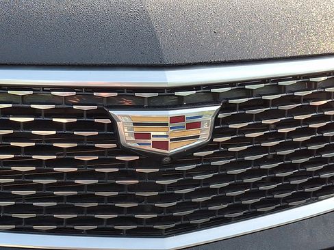 Used 2023 Cadillac XT6 Premium Luxury w/ Technology Package AWD/4WD image 8
