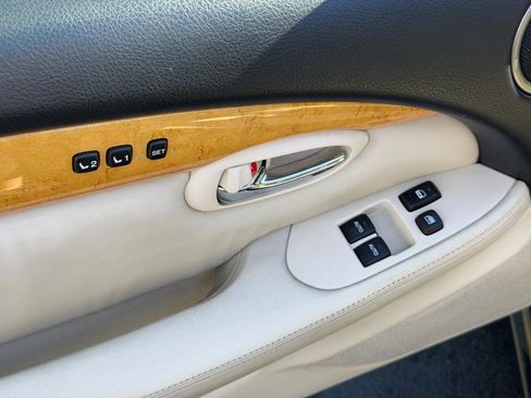 Used 2002 Lexus SC 430 Convertible RWD image 13