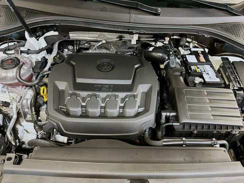 Used 2023 Volkswagen Tiguan SE w/ Panoramic Sunroof Package image 36