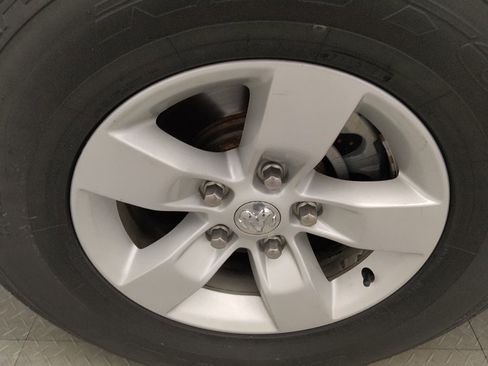 Used 2017 RAM 1500 Classic SLT image 31