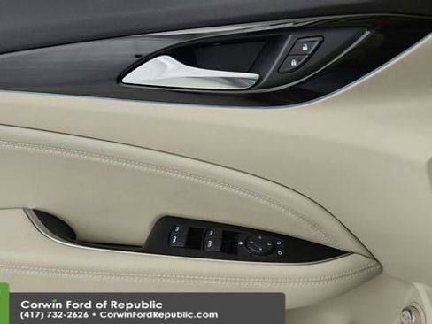 Used 2018 Buick Regal Essence w/ Driver Confidence Package #1 image 23