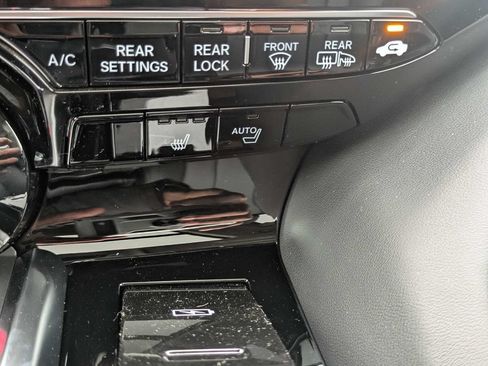 Used 2026 Acura MDX w/ Technology Package FWD image 25