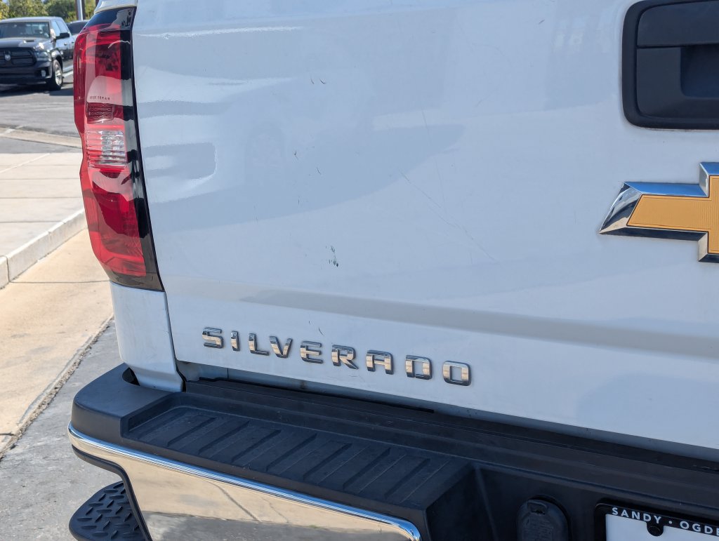 Used 2017 Chevrolet Silverado 3500 W/T AWD/4WD image 5
