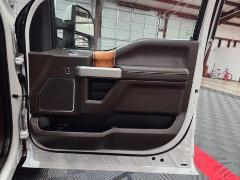 Used 2017 Ford F250 King Ranch w/ King Ranch Ultimate Package image 39