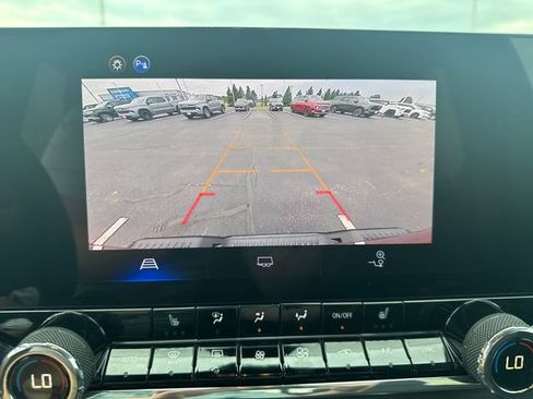 Used 2024 Chevrolet Colorado Z71 w/ Z71 Convenience Package 2 AWD/4WD image 24