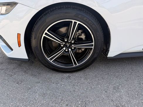 Used 2024 Ford Mustang Coupe image 27