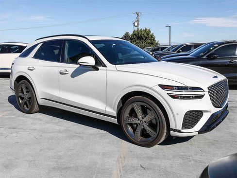 Used 2025 Genesis GV70 3.5T Sport w/ Sport Advanced Package image 3