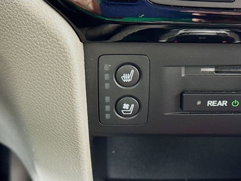 Used 2017 Honda Pilot Elite image 21