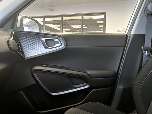 Used 2020 Kia Soul EX image 22