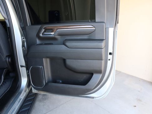 Used 2024 Chevrolet Silverado 2500 LT AWD/4WD image 45
