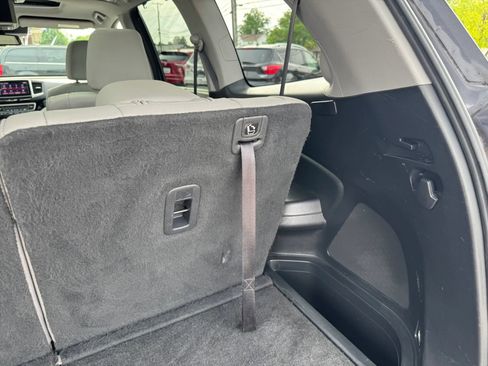 Used 2017 Honda Pilot Elite image 32