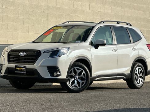 Used 2022 Subaru Forester Premium image 8