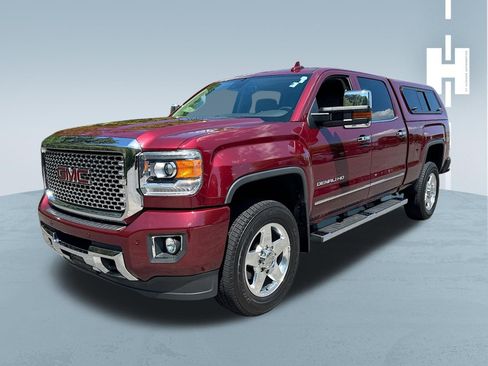 Used 2015 GMC Sierra 2500 Denali w/ Duramax Plus Package AWD/4WD image 3