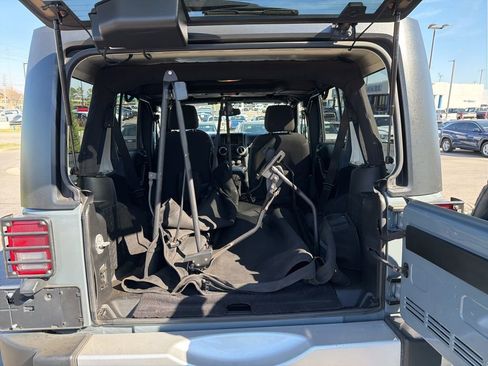 Used 2015 Jeep Wrangler Unlimited Sahara w/ Dual Top Group image 8