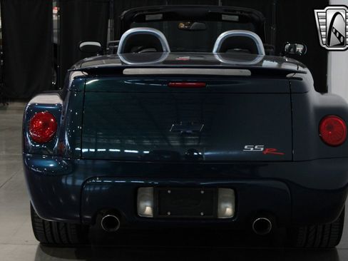 Used 2005 Chevrolet SSR w/ Preferred Equipment Group image 25