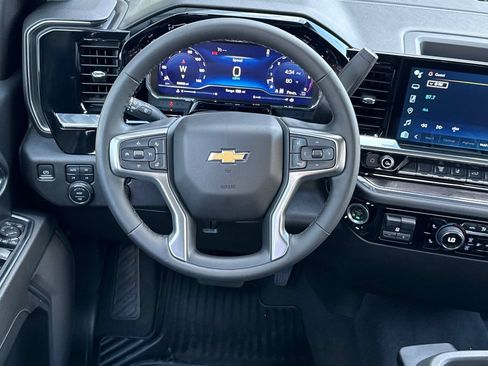 Used 2024 Chevrolet Silverado 2500 LTZ AWD/4WD image 15