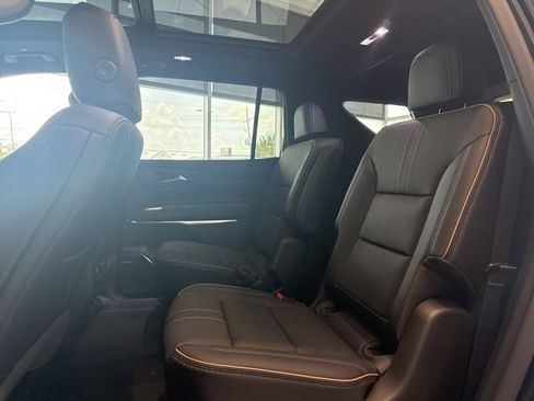 New 2025 Chevrolet Traverse High Country w/ LPO, Floor Liner Package image 15