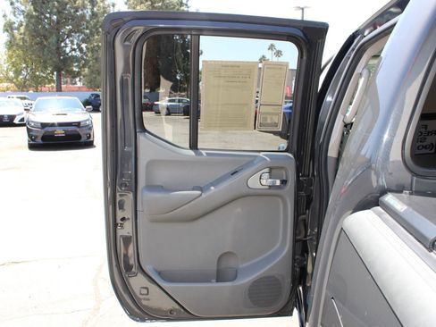 Used 2014 Nissan Frontier SV w/ SV Value Truck Package image 10