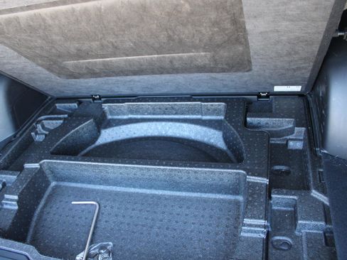 Used 2023 Subaru Forester Touring image 13