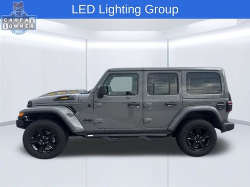 Used 2021 Jeep Wrangler Unlimited Sahara AWD/4WD image 6
