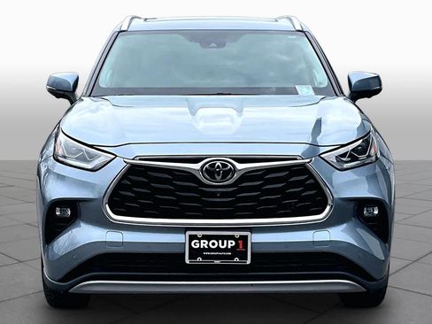 Used 2023 Toyota Highlander Platinum AWD/4WD image 4