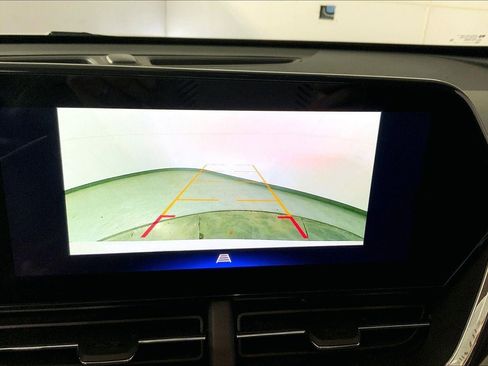 Used 2025 Chevrolet Trax LT w/ LT Convenience Package image 21