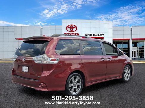 Used 2019 Toyota Sienna SE FWD image 5