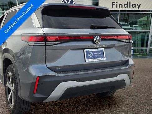 Certified 2025 Volkswagen Tiguan SE FWD image 5