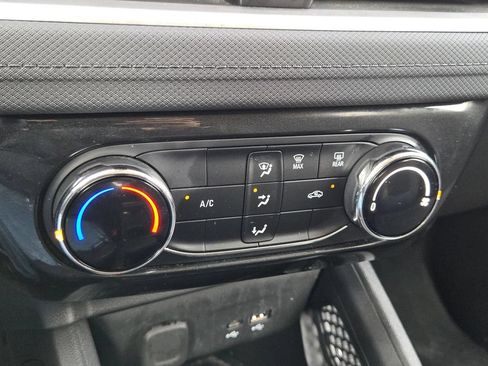 Used 2025 Chevrolet TrailBlazer LT AWD/4WD image 24