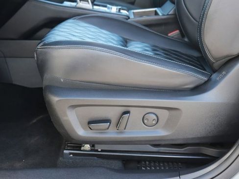 Used 2024 Mitsubishi Outlander 4WD Plug-In Hybrid image 11