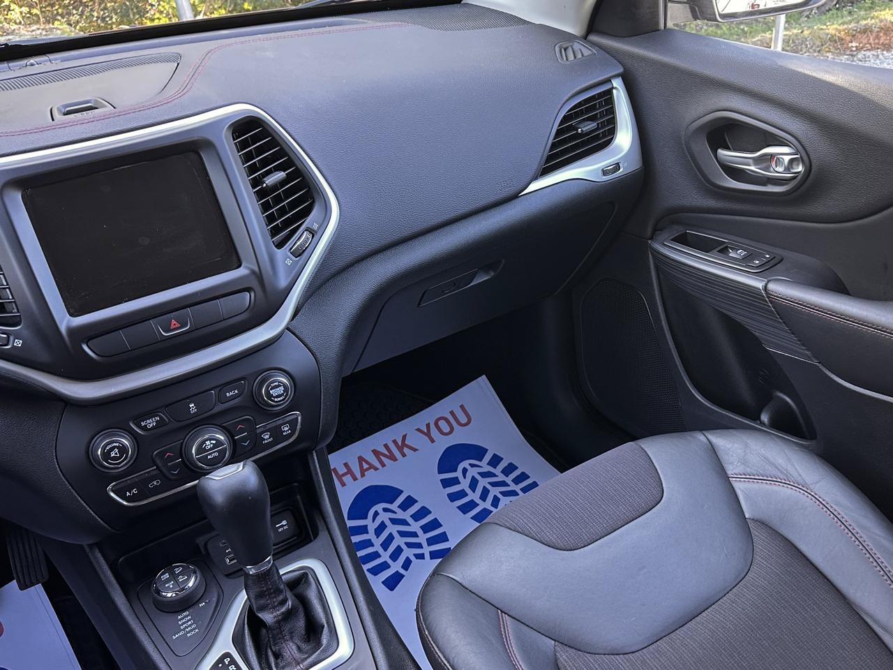 Used 2014 Jeep Cherokee Trailhawk w/ Comfort/Convenience Group AWD/4WD image 19