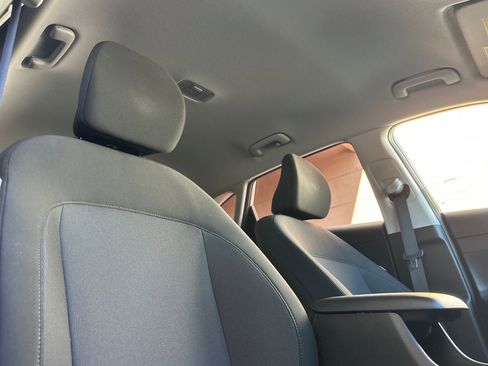 Used 2024 Hyundai Kona SE image 16