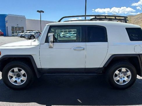 Used 2010 Toyota FJ Cruiser 4WD image 6