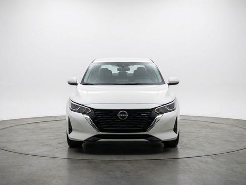 Used 2025 Nissan Sentra SV FWD image 2
