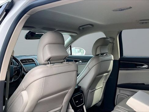 Used 2016 Lincoln MKX Select w/ Select Plus Package AWD/4WD image 17