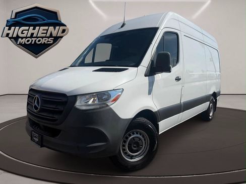 Used 2022 Mercedes-Benz Sprinter 2500 image 2