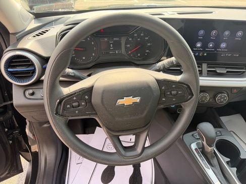 Certified 2024 Chevrolet Trax LS w/ LS Convenience Package FWD image 15