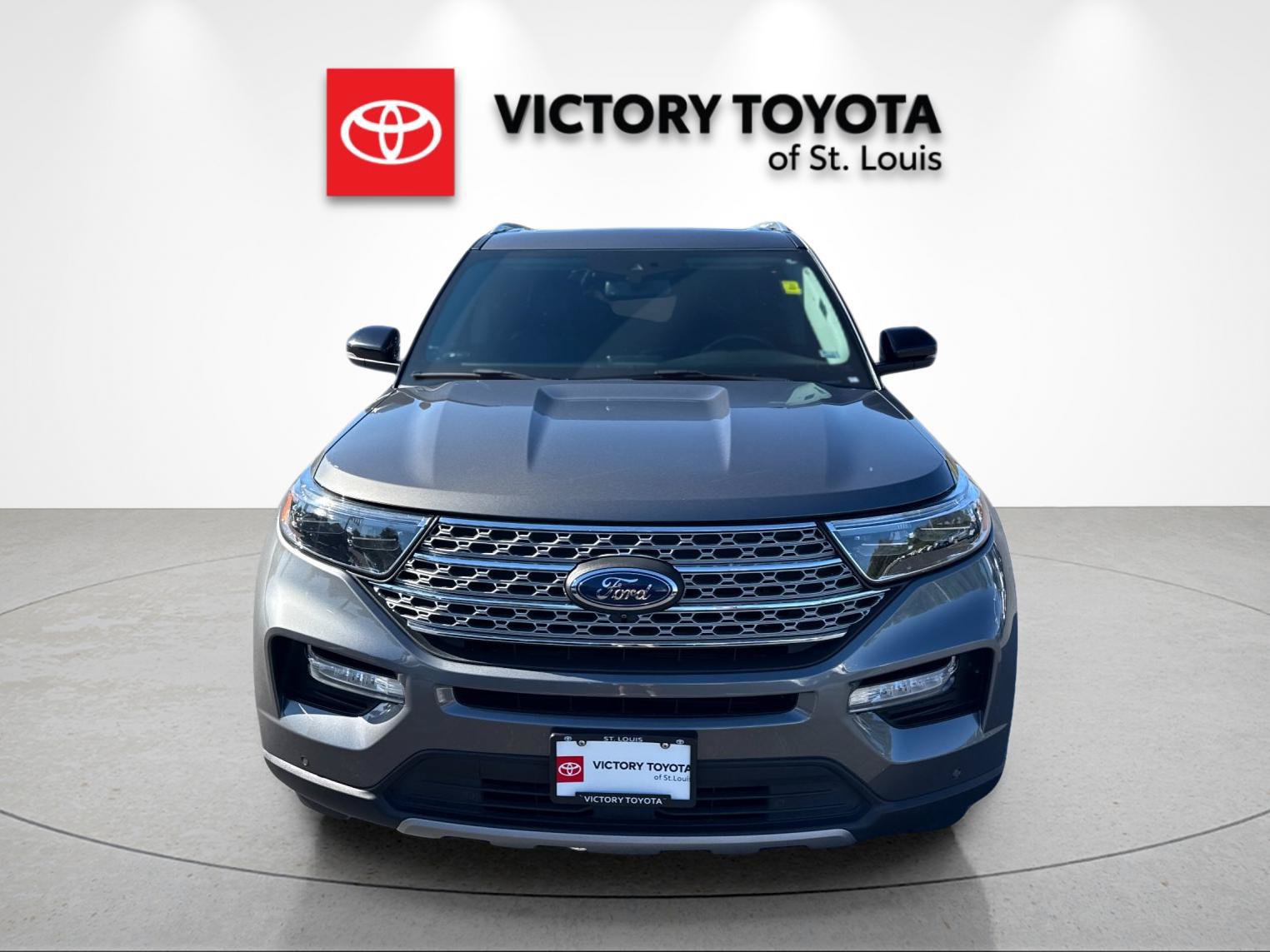 Used 2021 Ford Explorer Limited w/ Equipment Group 301A AWD/4WD image 8